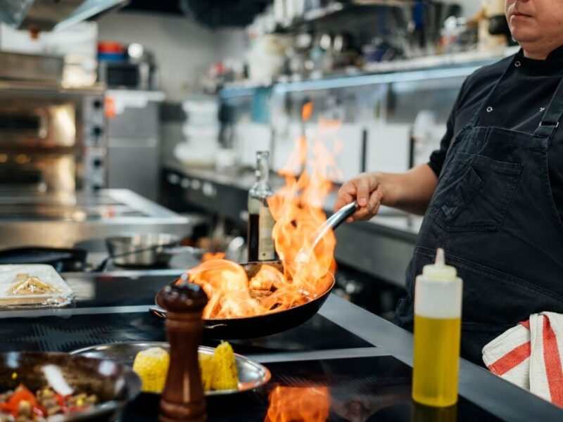 Chefs y Cocineros: Pasión y Creatividad en la Gastronomía